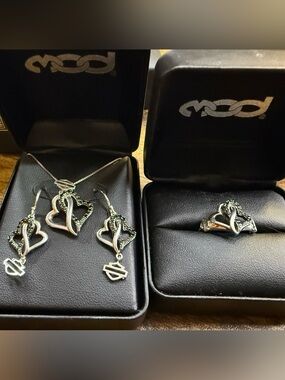 Harley Davidson Black & White Infinity Hearts Jewelry Set